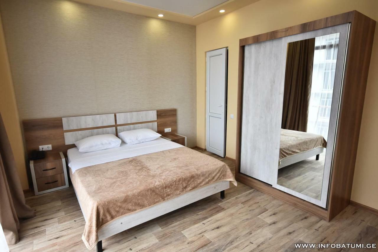 Hotel Royal Georgia Batumi Ngoại thất bức ảnh